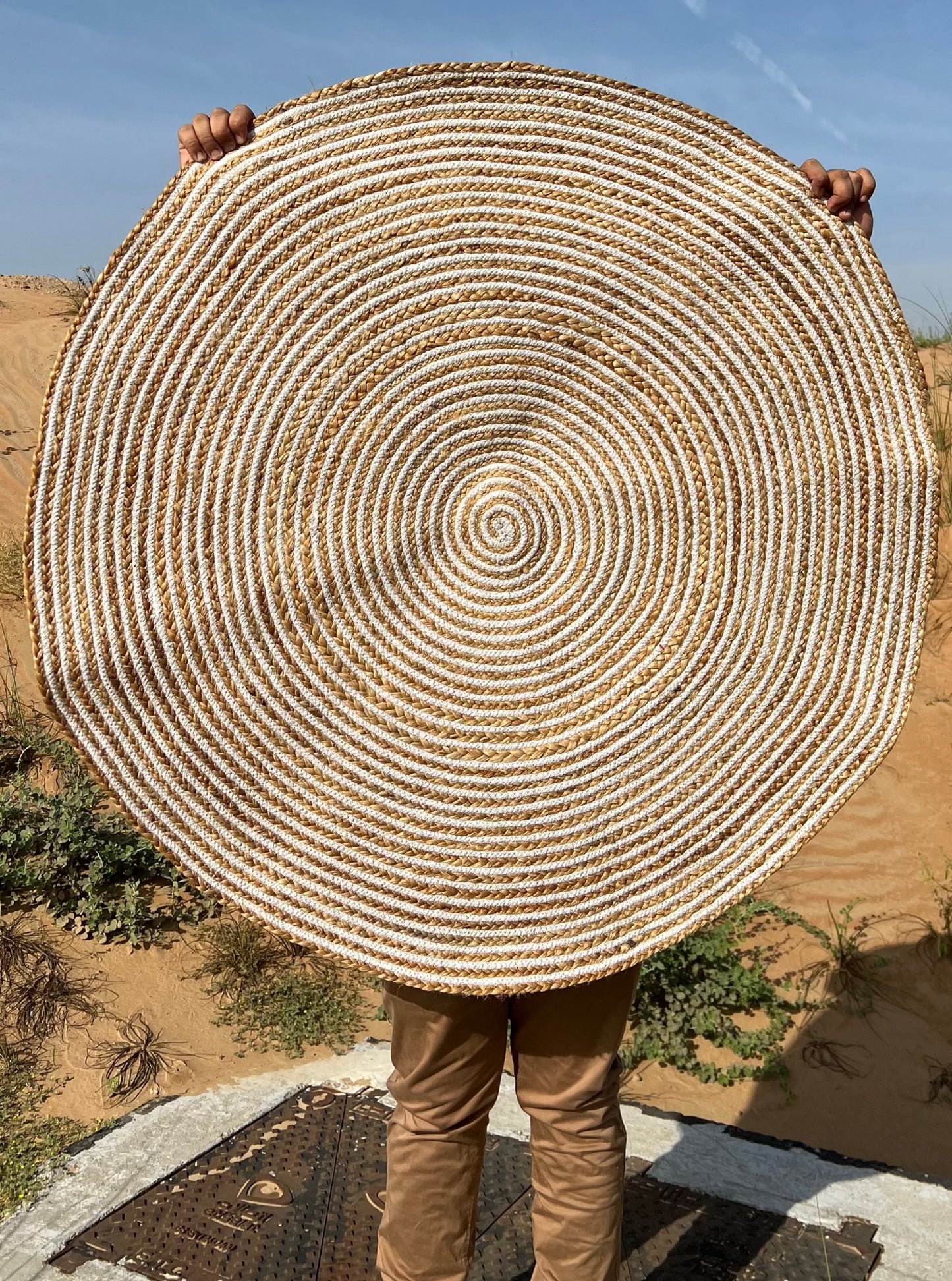 Classic Round Jute and Cotton Rug